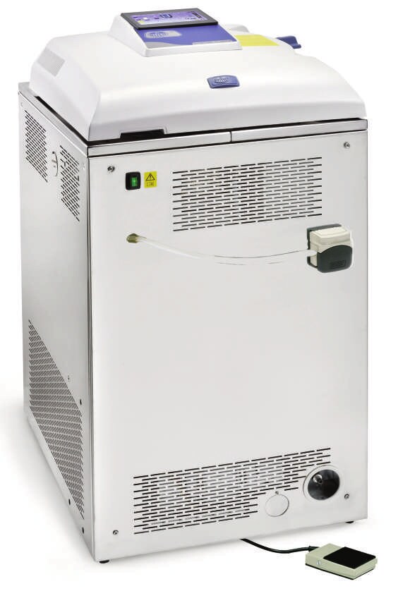 Autoclave préparateur des milieux de culture Med 40 CLT avec pompe péristaltique et pédale de dosage.